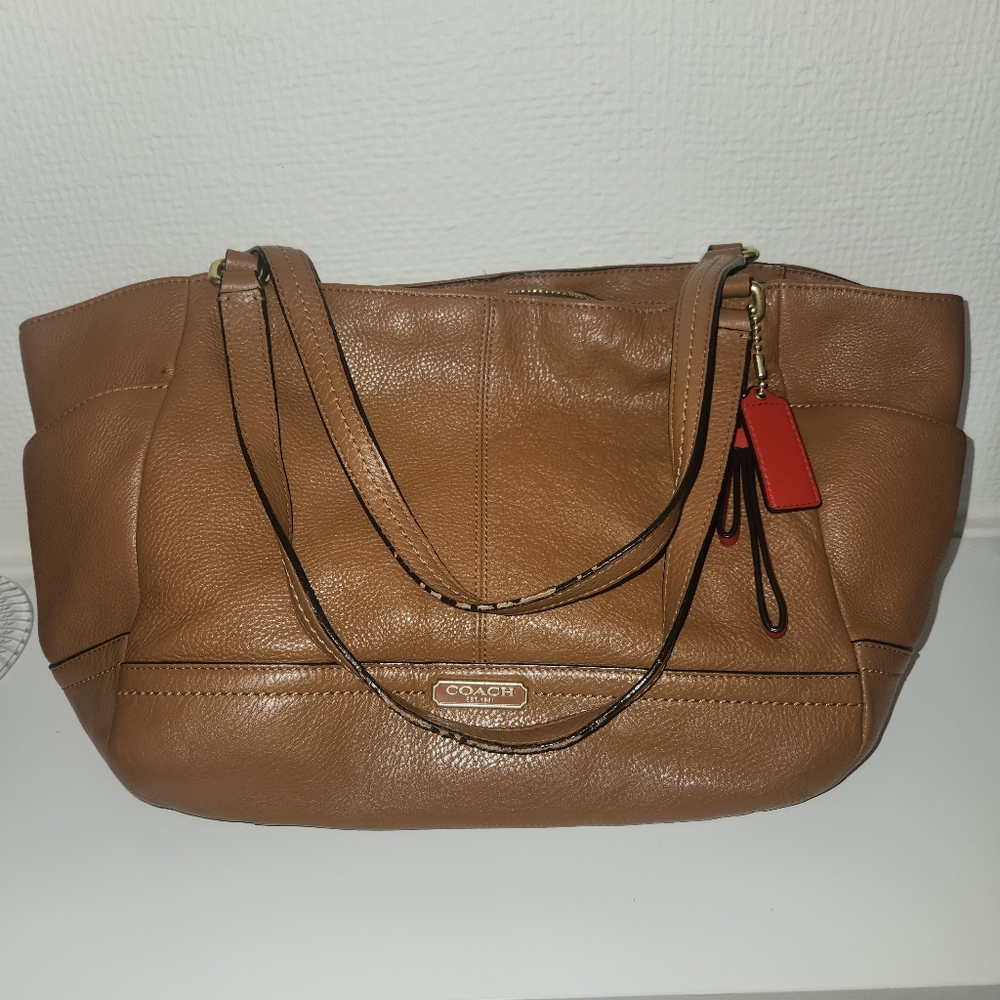 COACH Tan Leather Shoulder Tote with Red Tag